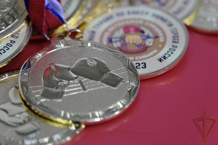 Состоялся посвященный памяти Героев России — бойцов войск правопорядка детский турнир по боксу на Урале (видео)