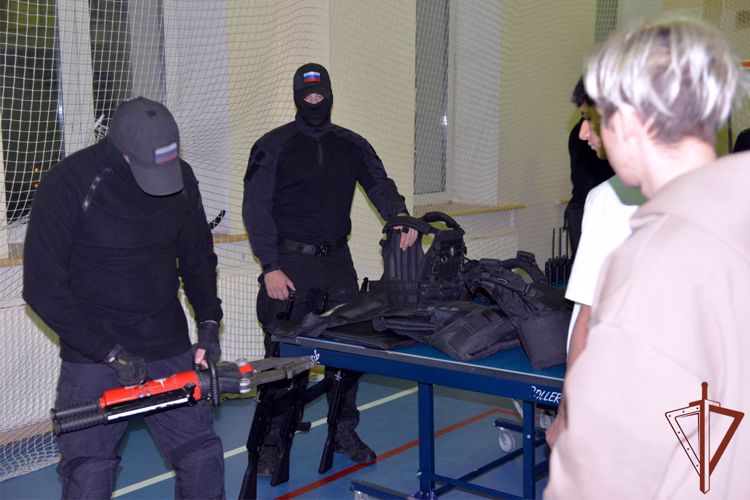 Росгвардия проводит патриотические мероприятия с молодежью на Урале
