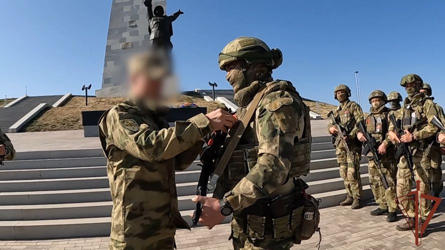 Военнослужащим подразделений разведки и спецназа Росгвардии вручили государственные награды в ДНР (Видео)