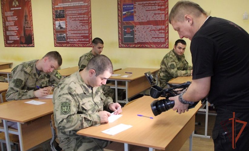 Бойцы тюменского кинологического центра Росгвардии присоединились к ведомственной акции «С любовью к маме!»  (видео)