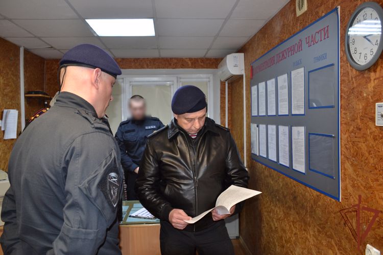Командующий Северо-Западным округом Росгвардии проверил готовность подразделений в Новгородской области