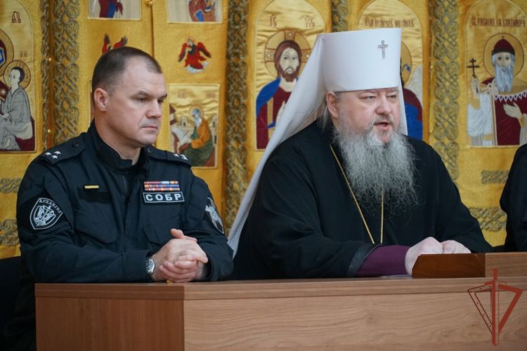 Состоялась встреча Митрополита Корнилия с сотрудниками Росгвардии в Архангельске