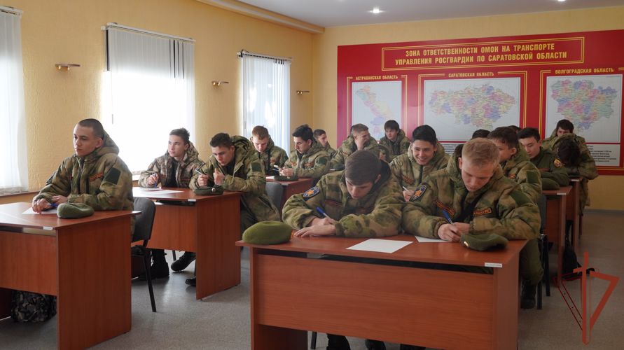 Воспитанники "Гвардейской смены" из Саратова написали письма участникам специальной военной операции