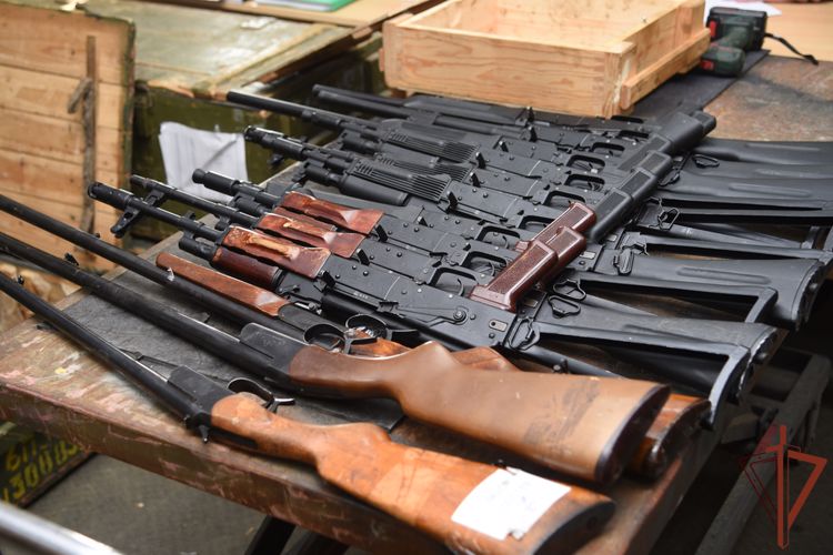 Специалисты Росгвардии уничтожили очередную партию добровольно сданного и изъятого оружия в Грозном