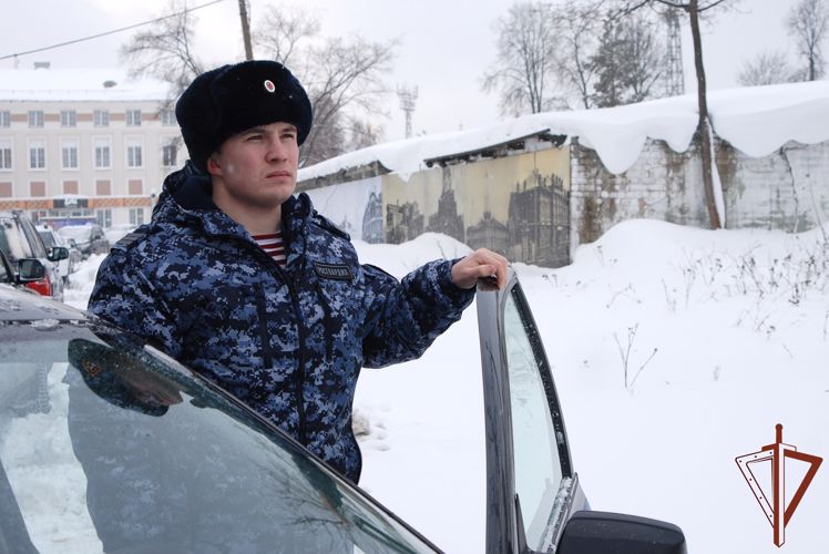 Росгвардейцы нашли потерявшегося мальчика в Кирове