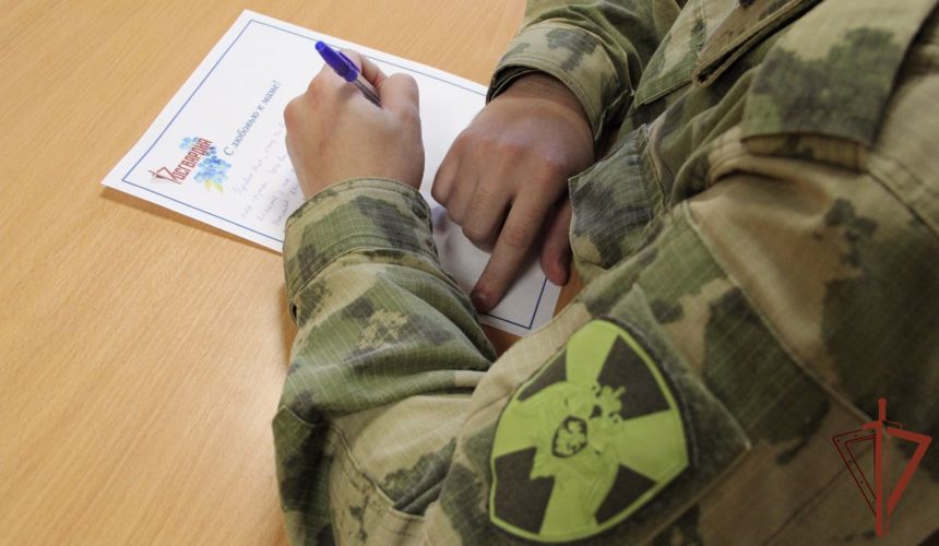 Бойцы тюменского кинологического центра Росгвардии присоединились к ведомственной акции «С любовью к маме!»  (видео)