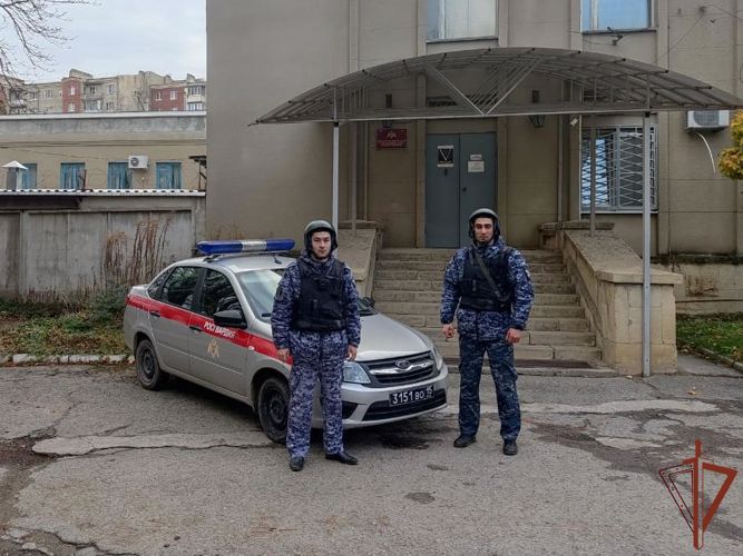 Сотрудники Росгвардии задержали подозреваемую в ограблении ювелирного салона в Кисловодске