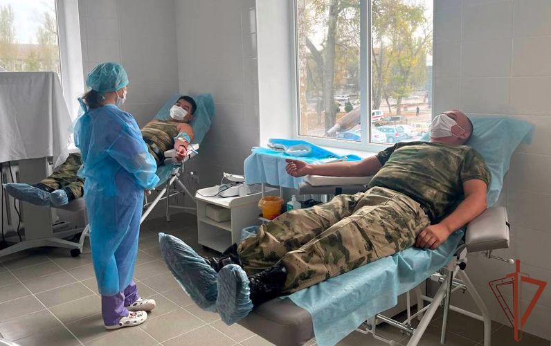 Донорская акция Росгвардии «От сердца к сердцу» прошла в Запорожской области