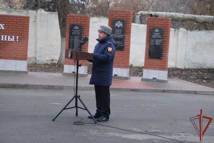 Состоялись посвященные погибшим сотрудникам и военнослужащим органов внутренних дел памятные мероприятия в Центральном округе Росгвардии