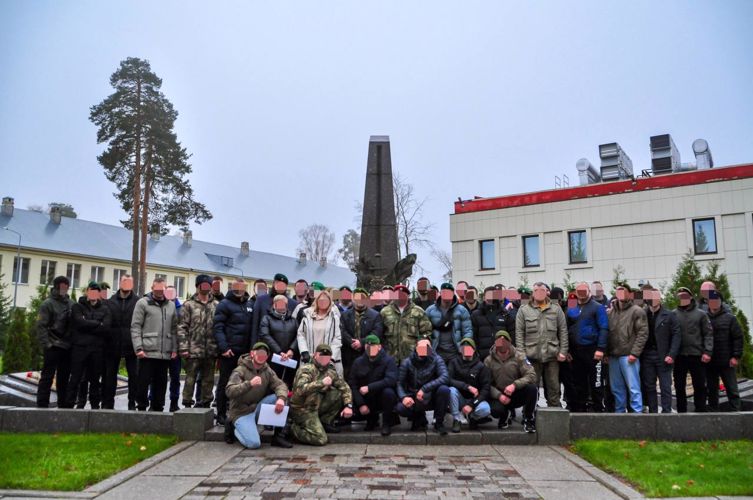 В Северо-Западном округе Росгвардии отметили День военного разведчика