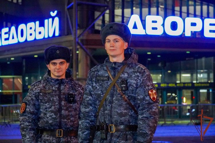 Росгвардейцы обеспечили безопасность футбольного и хоккейного матча в Санкт-Петербурге