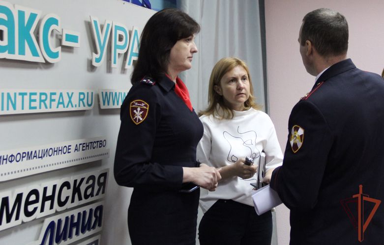 Росгвардейцы поздравили с годовщинами  образования коллективы ведущих СМИ на Урале