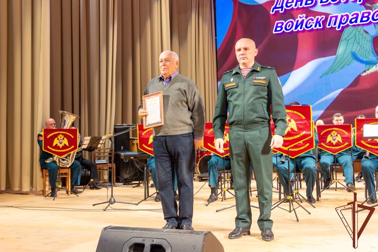 День ветерана войск правопорядка отметили в Южном округе Росгвардии