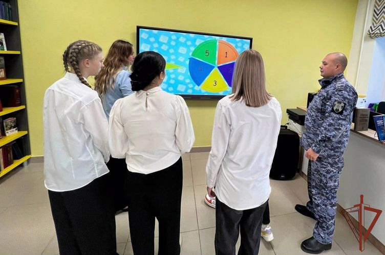 Росгвардия провела познавательные встречи для уральской молодежи