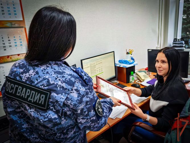 Поздравили журналистов со Всемирным днем телевидения в Центральном округе Росгвардии