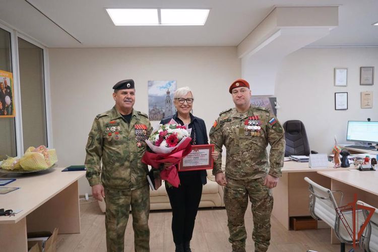 Поздравили журналистов со Всемирным днем телевидения в Центральном округе Росгвардии