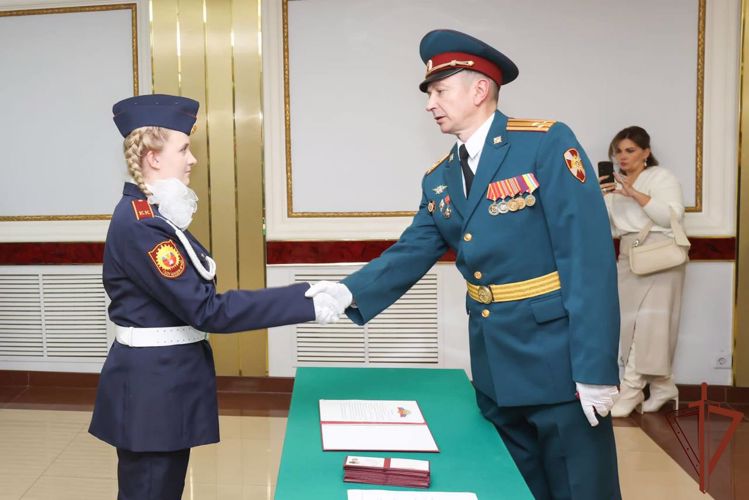 Ученики московского кадетского класса приняли кадетскую клятву в Центральном музее Росгвардии