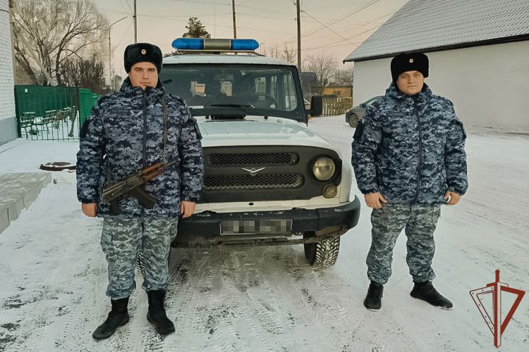 Росгвардейцы спасли жизнь пенсионеру в Кемеровской области