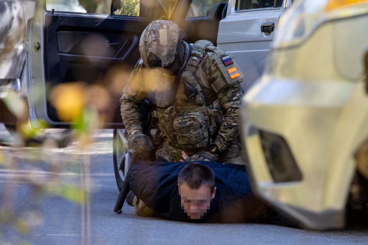 Занятия по огневой и тактико-специальной подготовке сотрудников ОМОН «Таганай» Управления Росгвардии по Челябинской области.