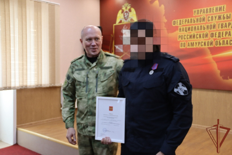Росгвардейцам вручили государственные награды в Амурской области