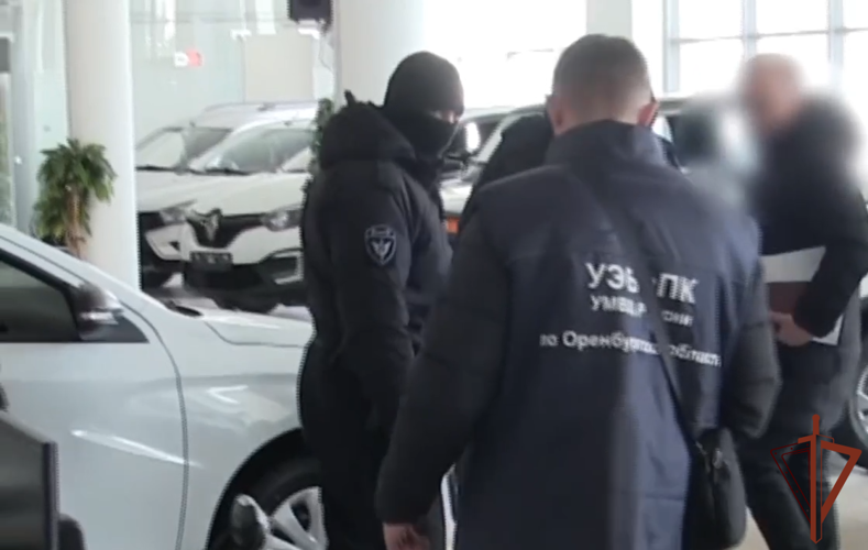 Спецназ Росгвардии пресек мошенническую деятельность автосалона в Оренбурге