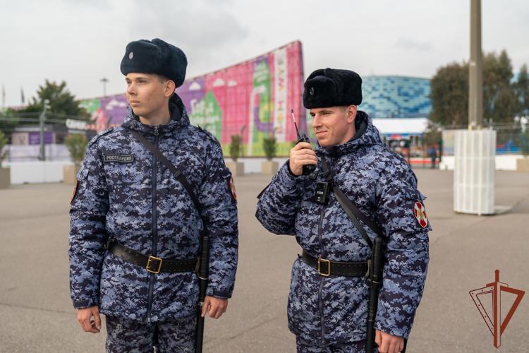 Росгвардейцы обеспечили правопорядок в период проведения Всемирного фестиваля молодежи в Сириусе (видео)