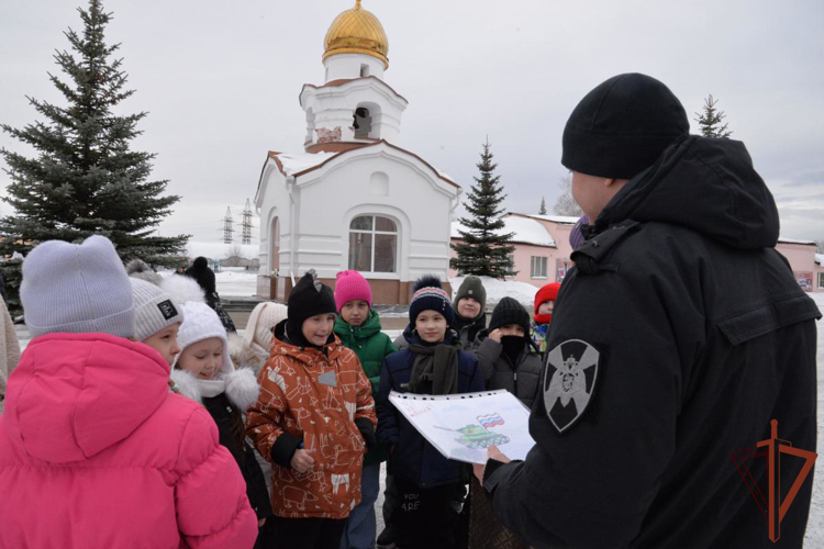 В Уральском округе Росгвардии состоялись патриотические встречи  с подшефной молодежью