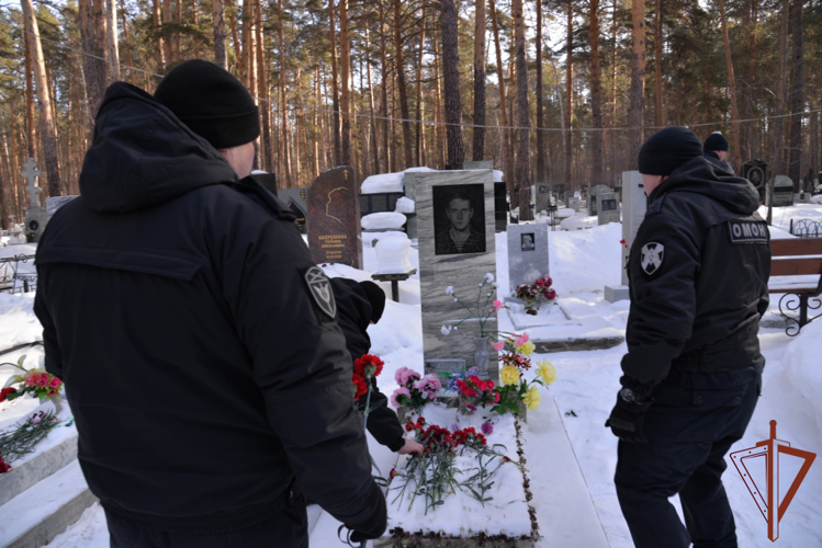 Память героически павших своих боевых товарищей почтили росгвардейцы на Урале
