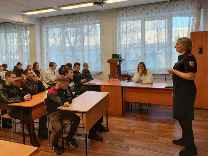 Росгвардейцы провели уроки мужества и профориентационные мероприятия для подрастающего поколения в Сибири