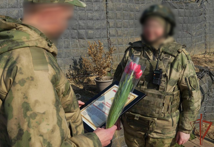 Женщин-сослуживцев с 8 марта поздравили росгвардейцы в Херсонской и Запорожской областях   