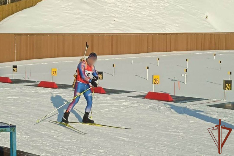 Сотрудник СОБР Росгвардии стал призером чемпионата России по биатлону среди ветеранов в Красноярске