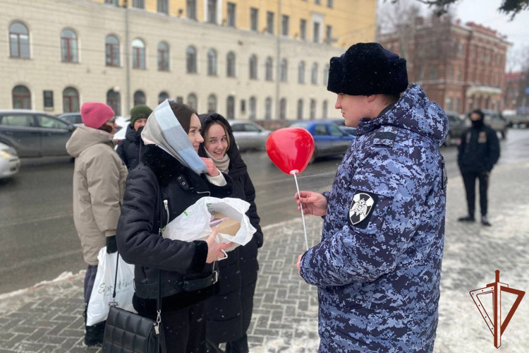Росгвардейцы провели мероприятия в преддверии Международного женского дня в Сибири