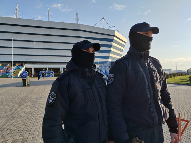Росгвардейцы обеспечили безопасность футбольного матча РПЛ в Калининграде