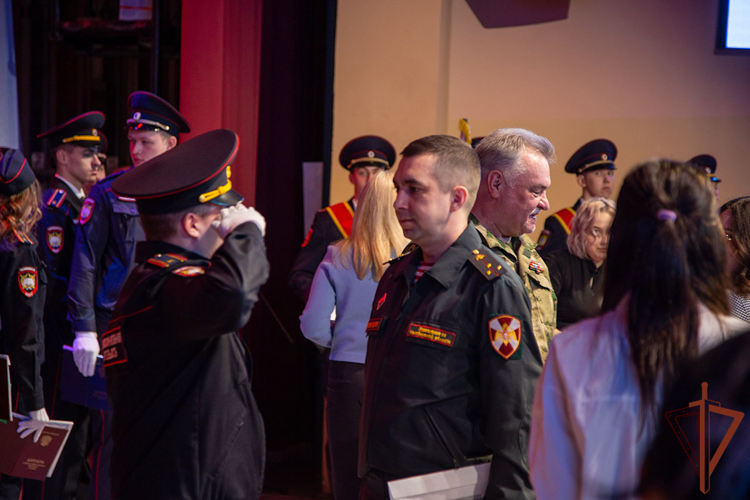 В Уральском округе Росгвардии состоялись патриотические встречи  с подшефной молодежью