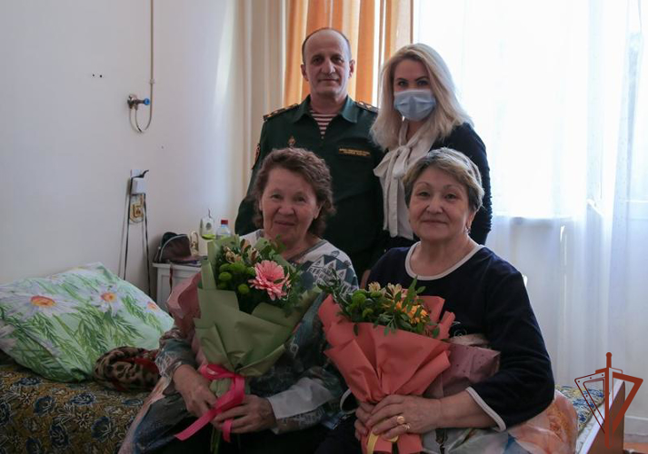 В Уральском округе Росгвардии проходят праздничные мероприятия, посвященные Международному женскому дню — 8 марта (видео)