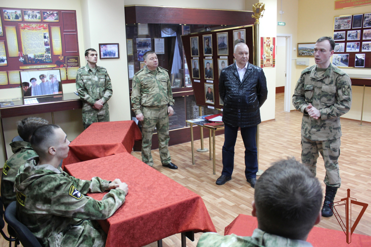 Росгвардейцы проводят профориентационные мероприятия для молодежи Приволжья