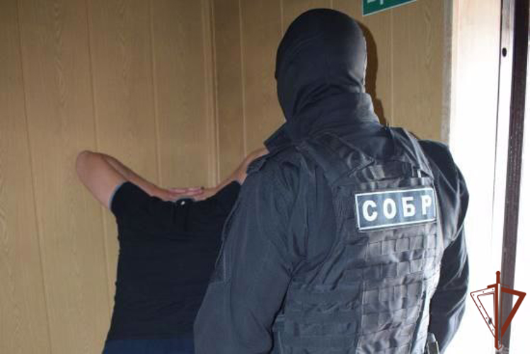СОБР Росгвардии задержал подозреваемых в серии хищений имущества граждан в Новосибирске