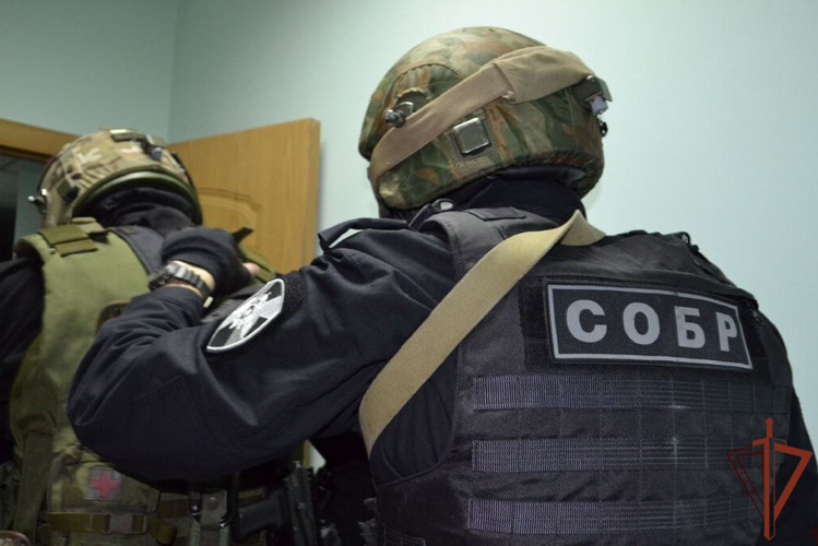 СОБР Росгвардии задержал подозреваемого в убийстве 30-летеней давности в Иркутске