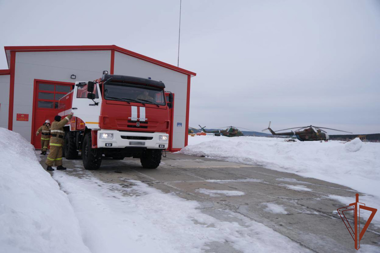 Совместное с МЧС учение авиационной эскадрильи Уральского округа Росгвардии состоялось под Екатеринбургом