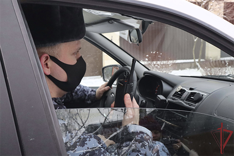 Столичные  росгвардейцы оказали помощь пенсионеру (видео)