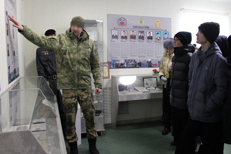 Росгвардейцы провели уроки мужества и профориентационные мероприятия для подрастающего поколения в Сибири