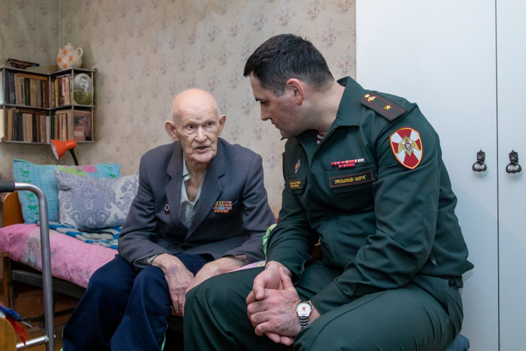 Не смолкнет слава тех великих лет. Фотоальбом