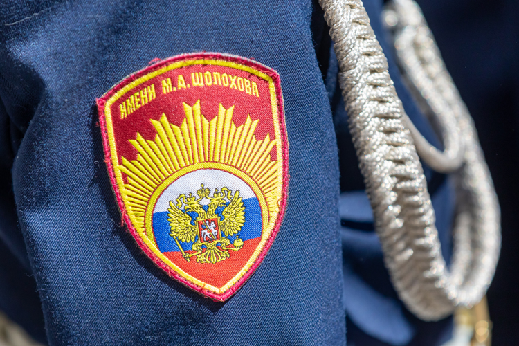 Кадеты-выпускники простились со знаменем  президентского училища Росгвардии. Фотоальбом
