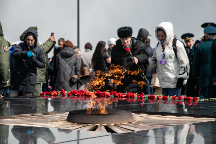 Не смолкнет слава тех великих лет. Фотоальбом