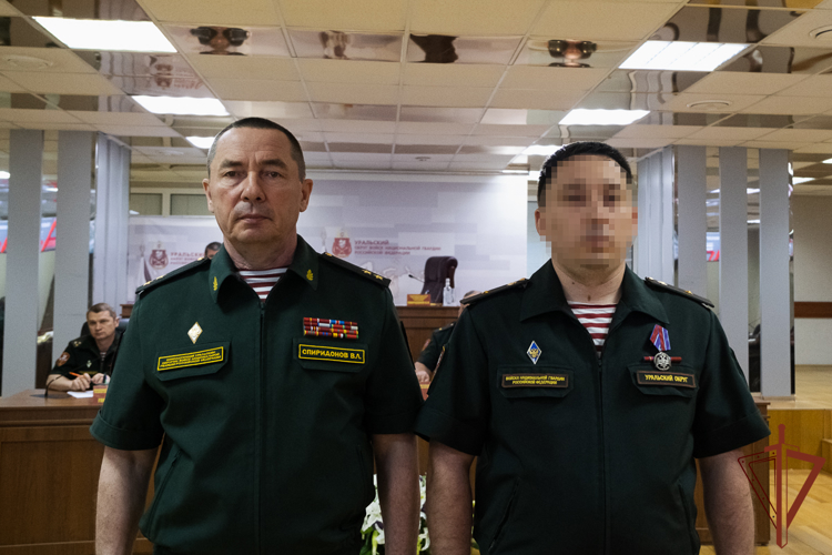 Военнослужащим Уральского округа Росгвардии вручены государственные и ведомственные награды