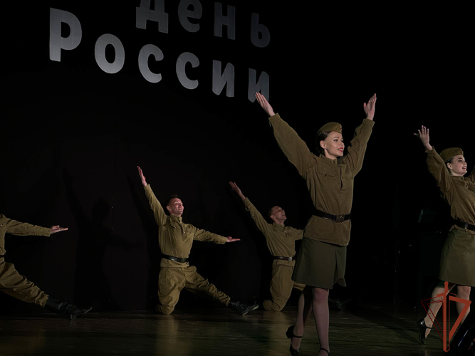 Военные музыканты Уральского округа Росгвардии поздравили жителей Свердловской области с Днем России