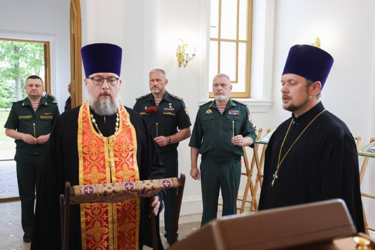 Передача православных реликвий в Главный военный клинический госпиталь Росгвардии. Фотоальбом