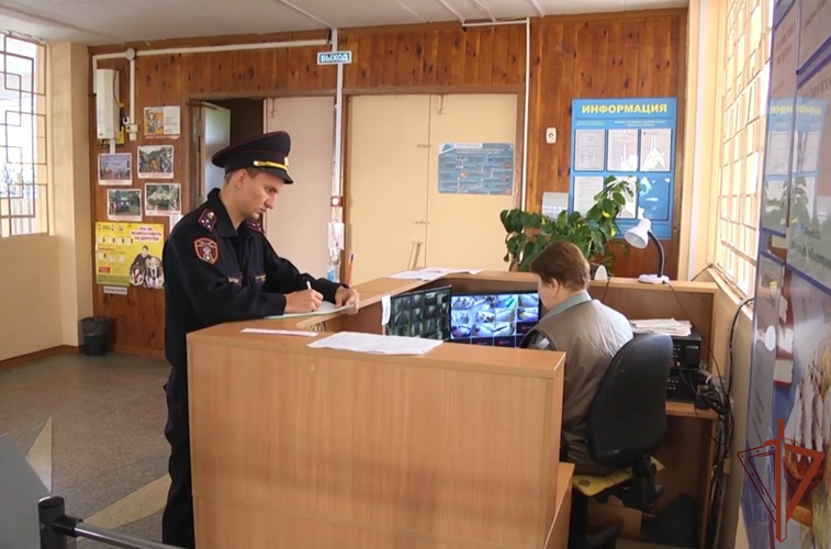 Росгвардия проводит проверки обеспечения безопасности детских лагерей на Урале