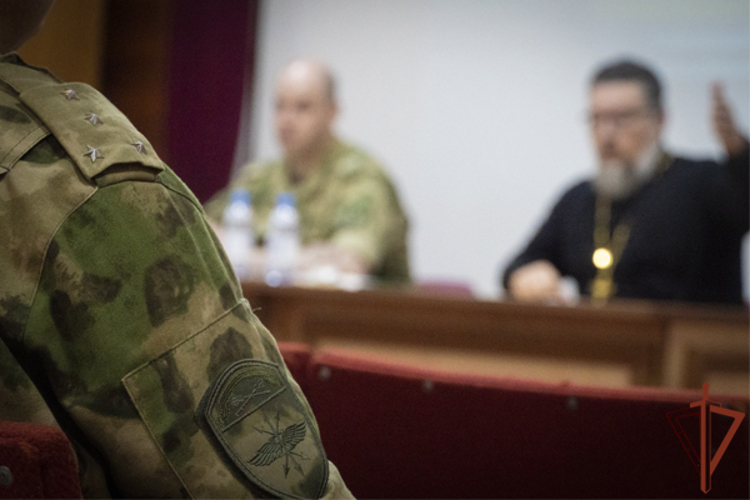 Росгвардейцы в Москве встретились с заведующим сектором Русской православной церкви по работе с ведомством