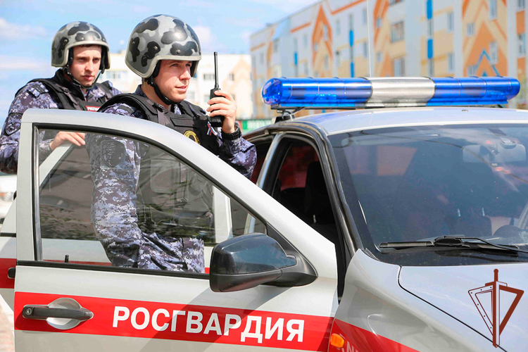 Росгвардия обеспечила безопасность празднования Дня России на Урале